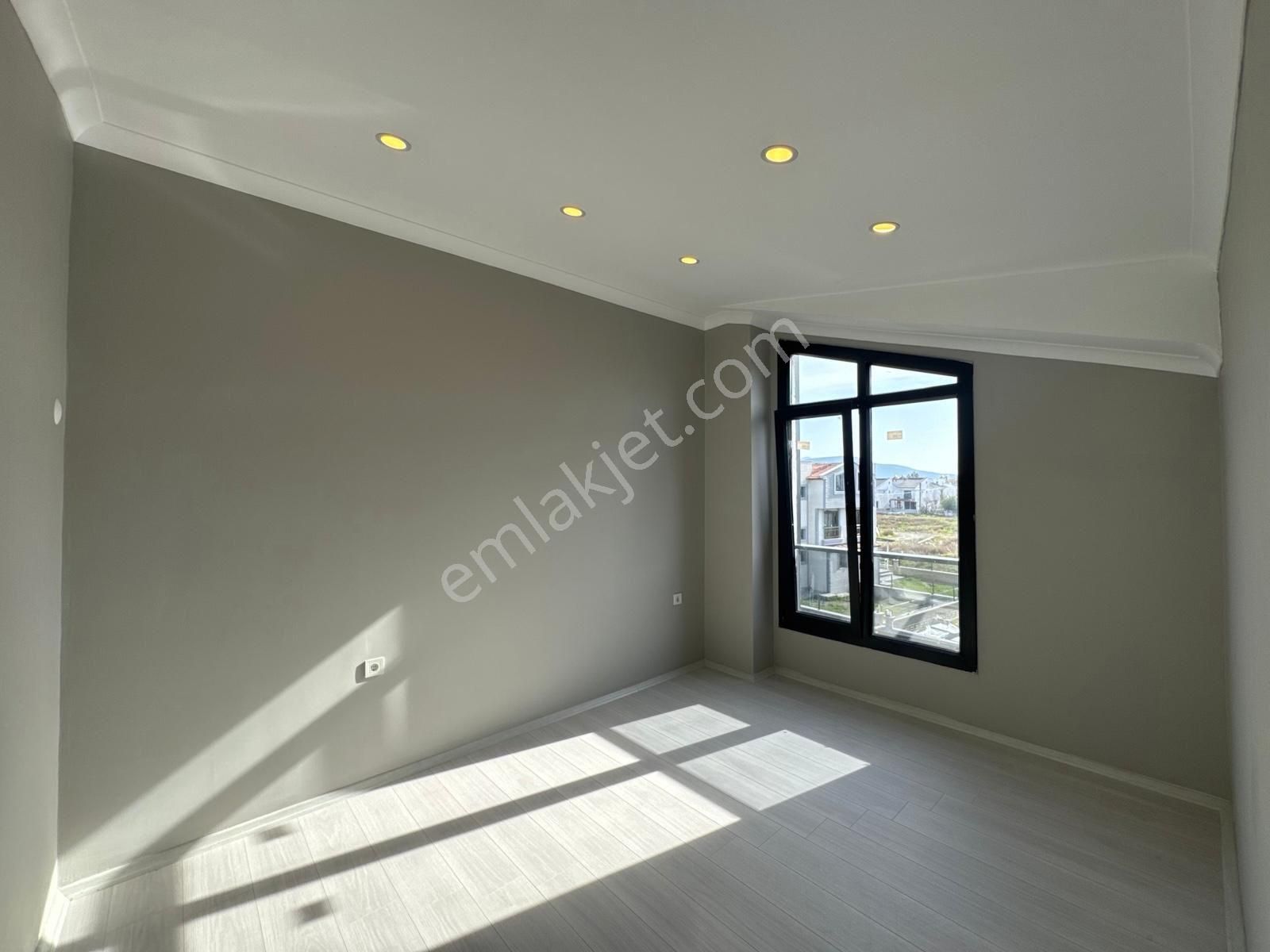 Dikili'de Özel Mimari, Geniş Yüksek Tavanlı Lüks Akıllı Villa - Görsel 24