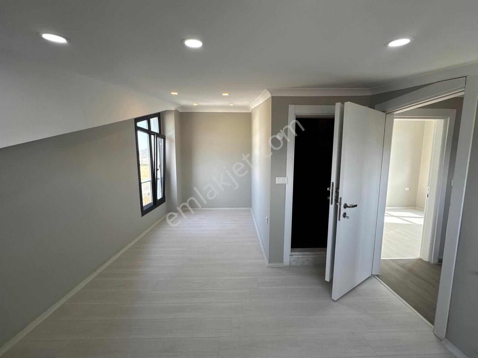 Dikili'de Özel Mimari, Geniş Yüksek Tavanlı Lüks Akıllı Villa - Görsel 23