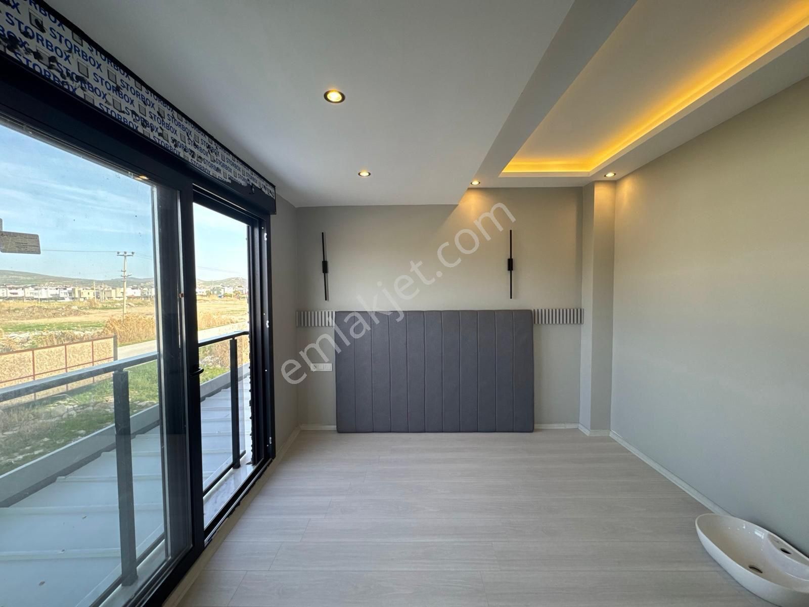 Dikili'de Özel Mimari, Geniş Yüksek Tavanlı Lüks Akıllı Villa - Görsel 32