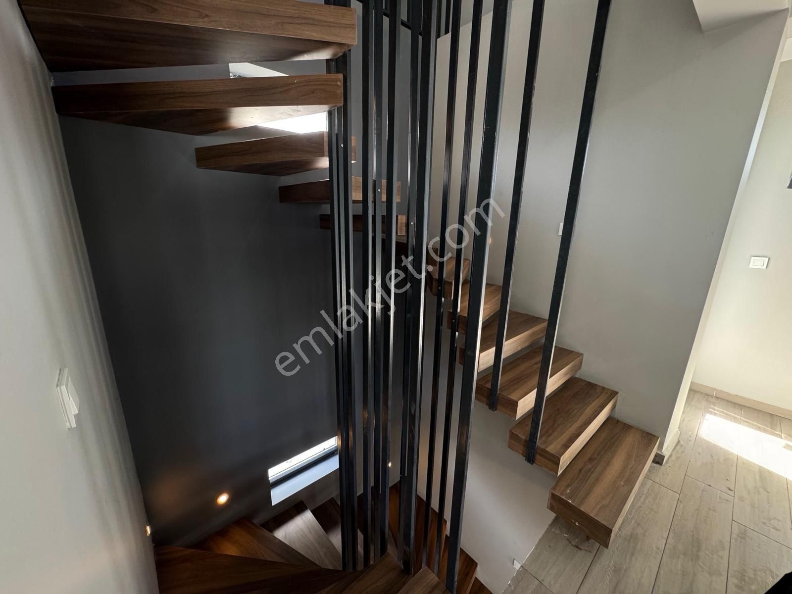 Dikili'de Özel Mimari, Geniş Yüksek Tavanlı Lüks Akıllı Villa - Görsel 17