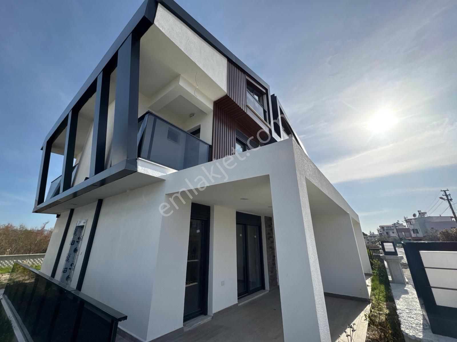 Dikili'de Özel Mimari, Geniş Yüksek Tavanlı Lüks Akıllı Villa - Görsel 2