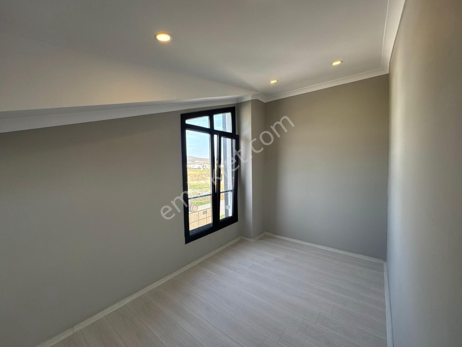 Dikili'de Özel Mimari, Geniş Yüksek Tavanlı Lüks Akıllı Villa - Görsel 21