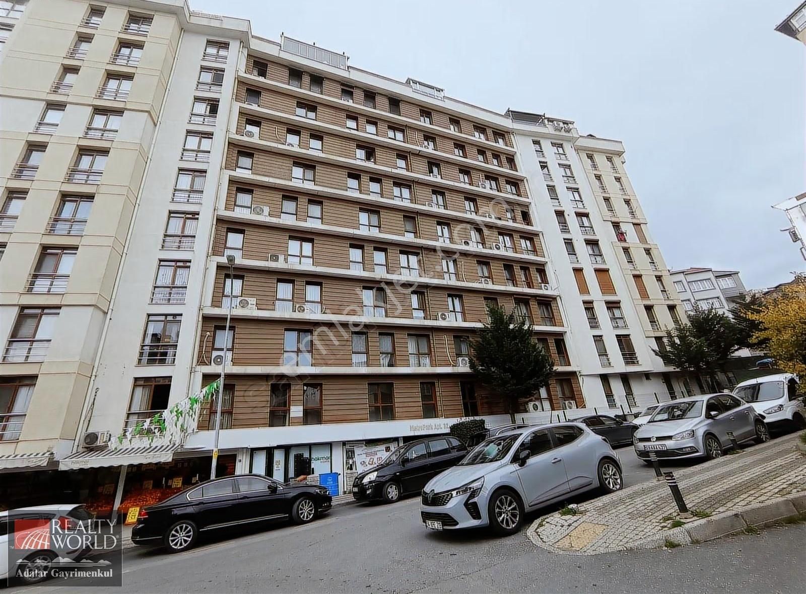 Ünalan Metro Yakını, 10 Yıllık, 2+1, İskanlı Ön Cephe 1. Kat...