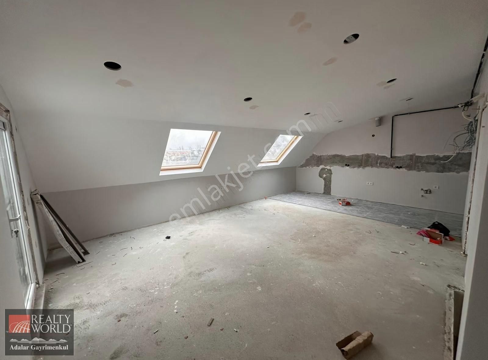 İdealtepe Sahilde Deniz Manzaralı Sıfır Dubleks 3+1 Satılık - Görsel 17