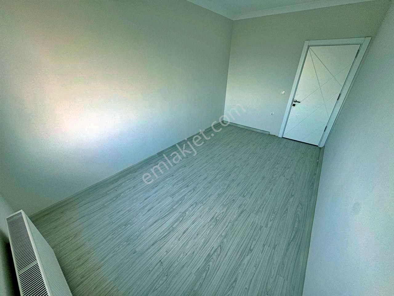 Uytundan Kadıköyde Doğalgazlı Kapalı Otoparklı 2+1 Satılık Daire - Görsel 18