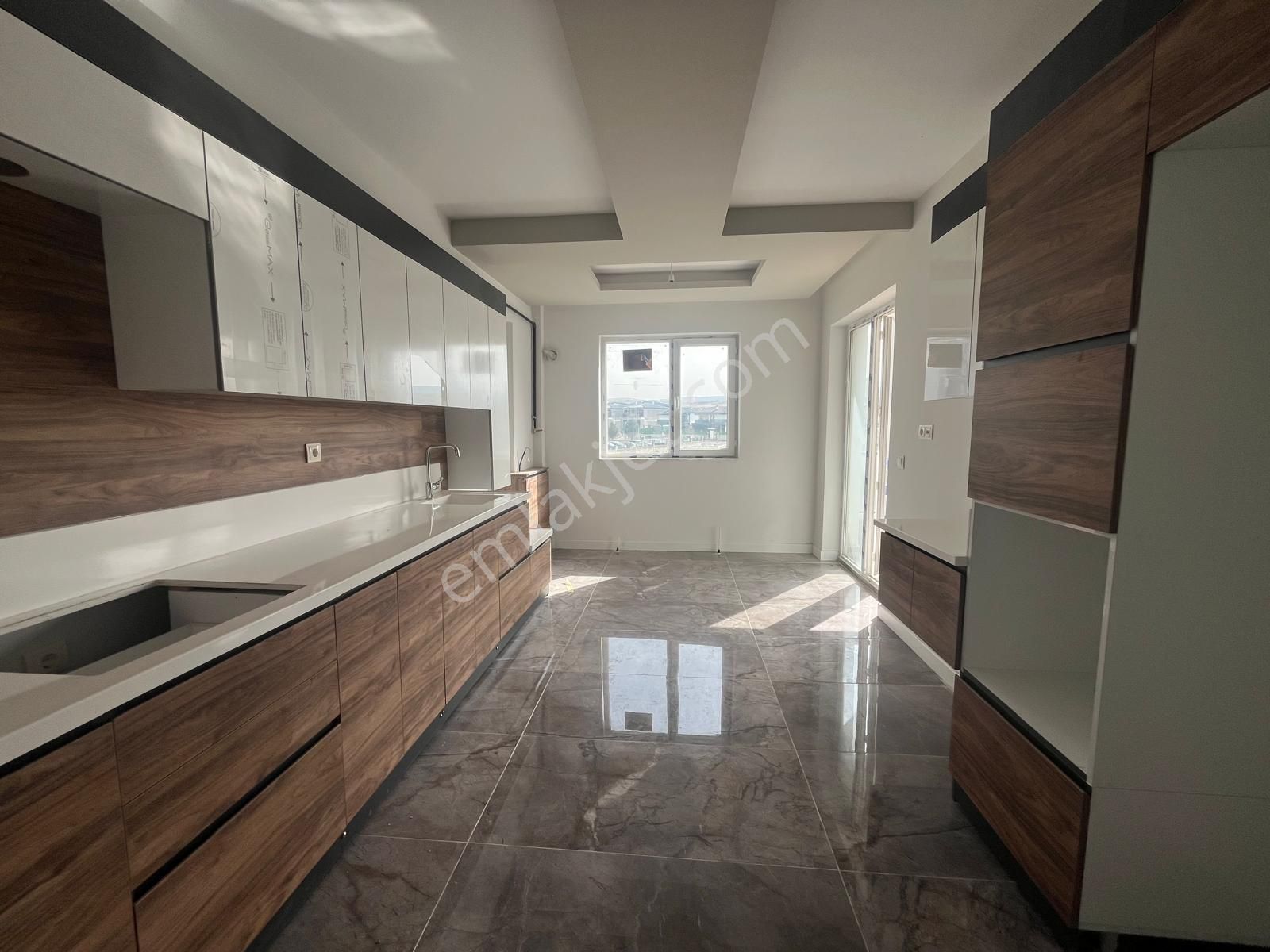 Mç Emlak'tan Ayyıldız Mahallesin'de 3+1 Satılık Daire - Görsel 2