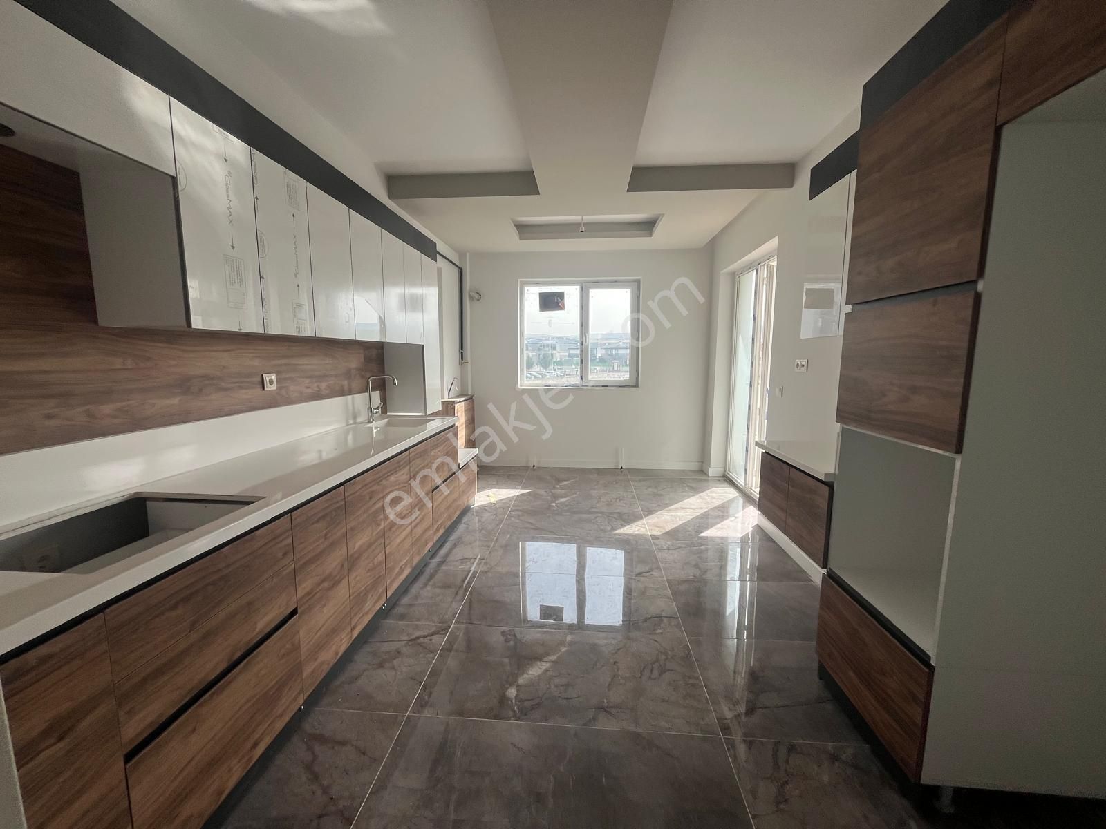 Mç Emlak'tan Ayyıldız Mahallesin'de 3+1 Satılık Daire