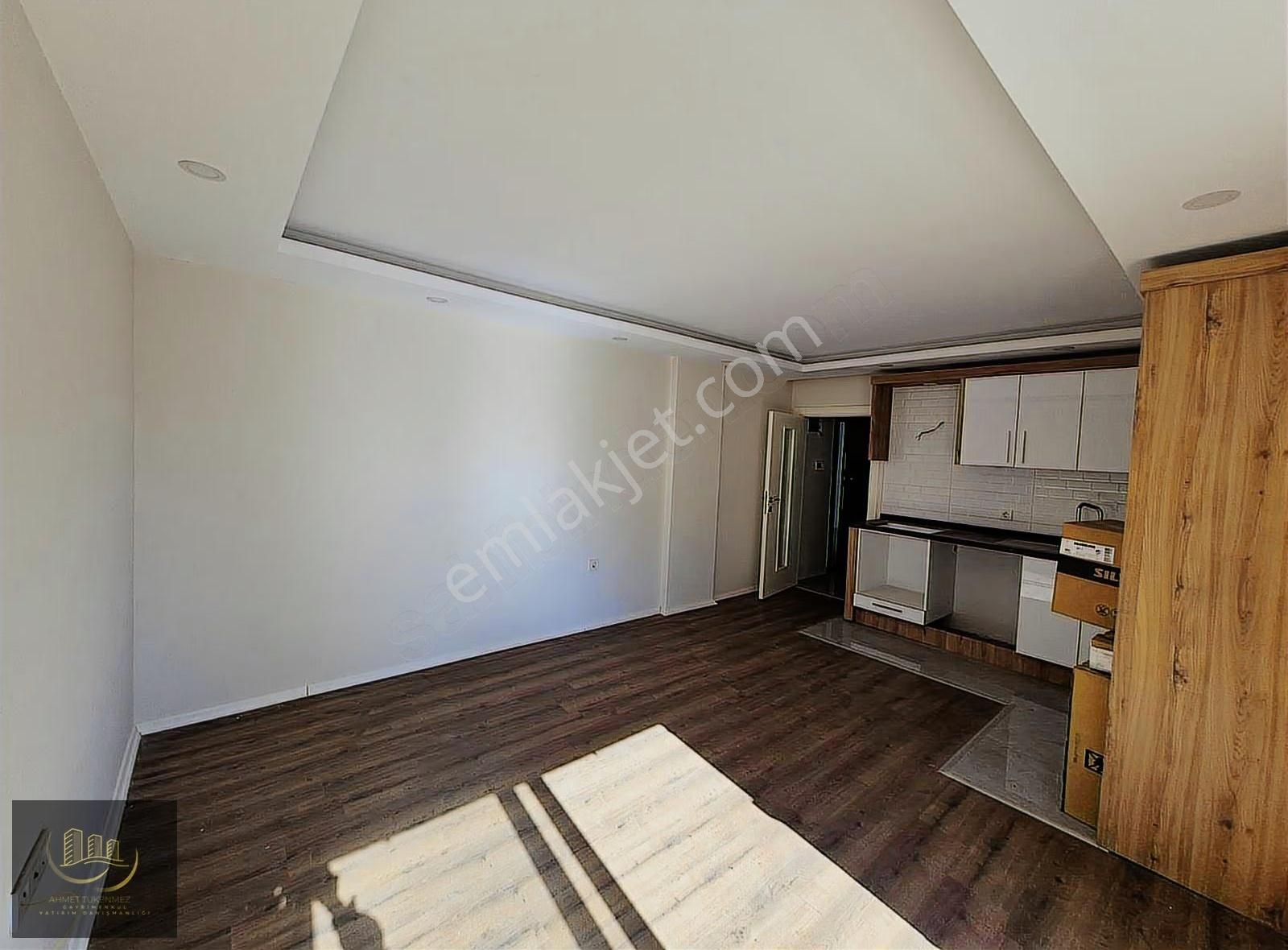 Hüsnü Karakaş Mah. Site İçınde Kiralık 1+1 Yüksek Giriş