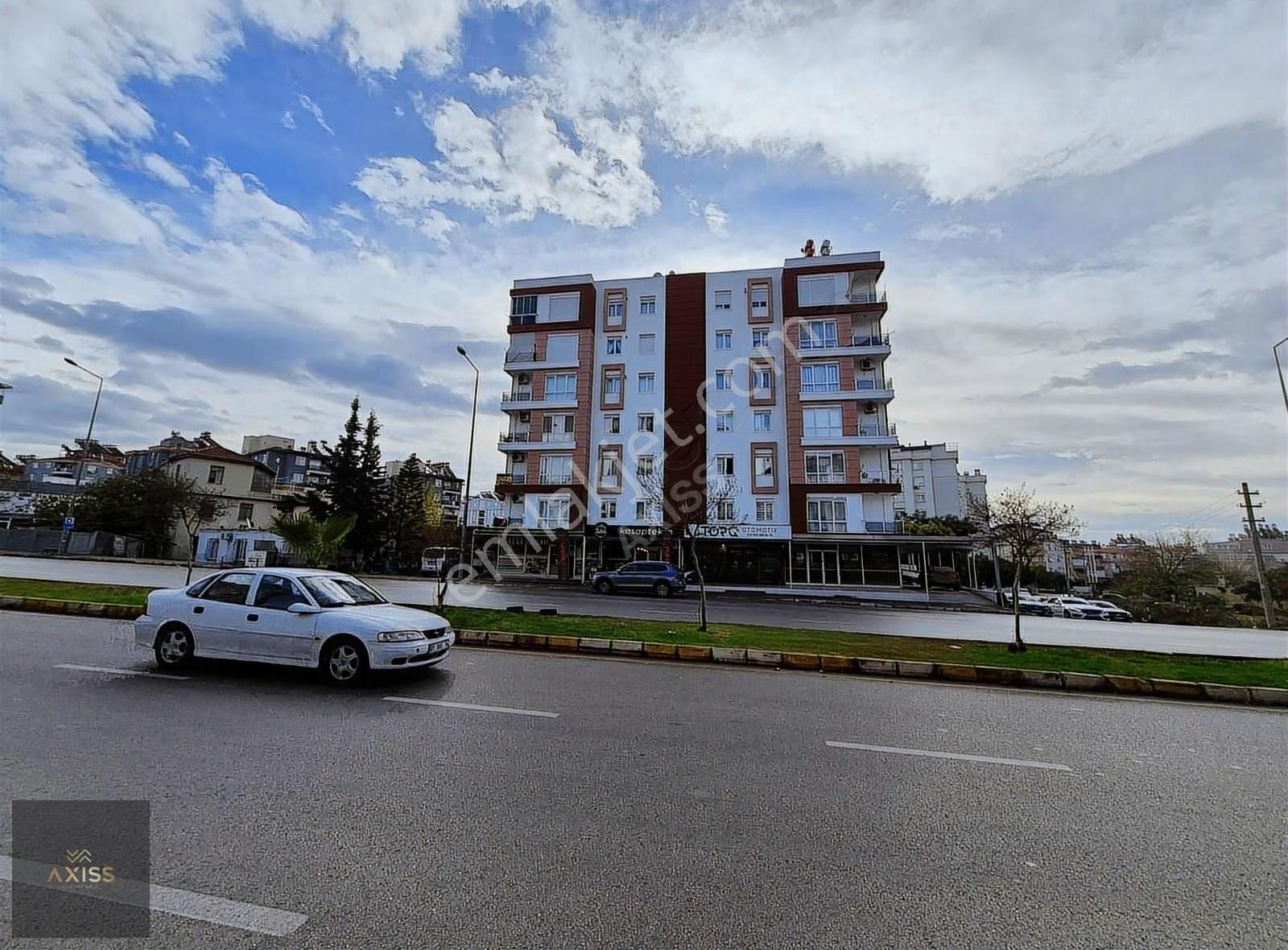Her Yere Yürüme Mesafesi | Ana Cadde Üzeri Site İçinde 2+1 - Görsel 18