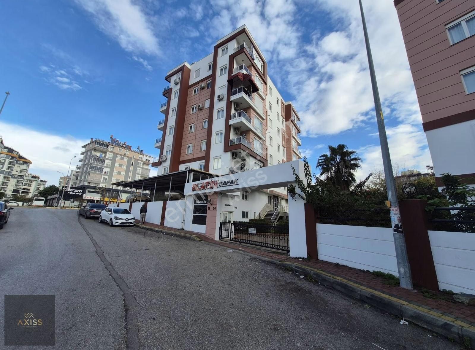 Her Yere Yürüme Mesafesi | Ana Cadde Üzeri Site İçinde 2+1