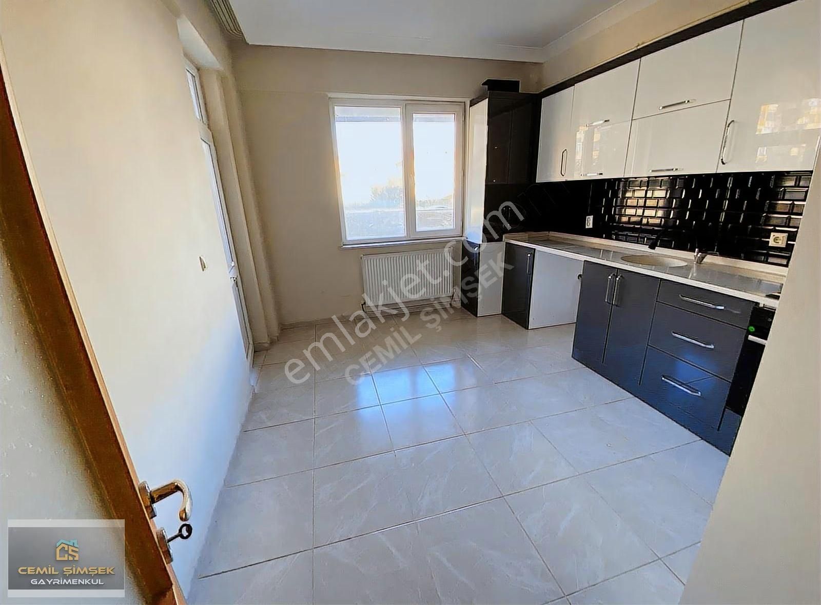 Cemil Şimşek'ten Erenler Mah Merkezi Konumda, 3+1, 115m² Net - Görsel 33