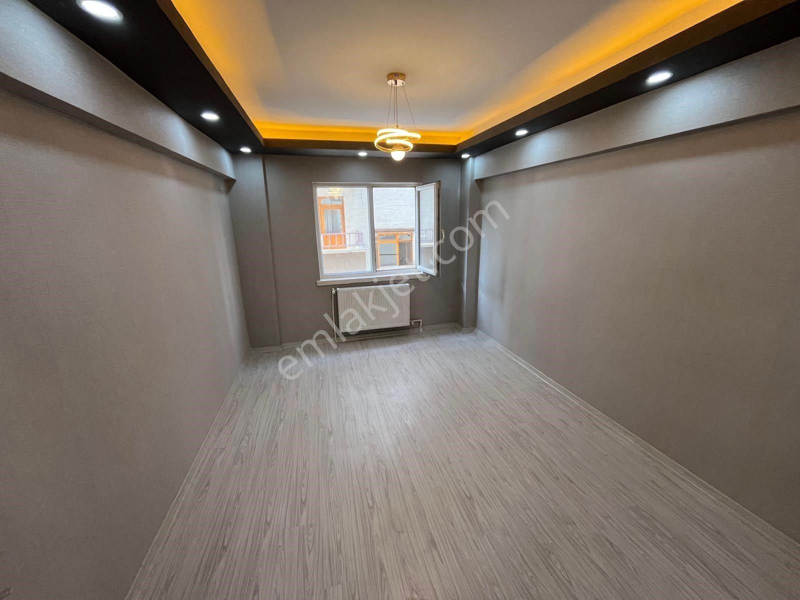 Plevne Mah Şık Tasarım Modern Yapı Geniş M2 Ara Kat 3+1 Daire - Görsel 15