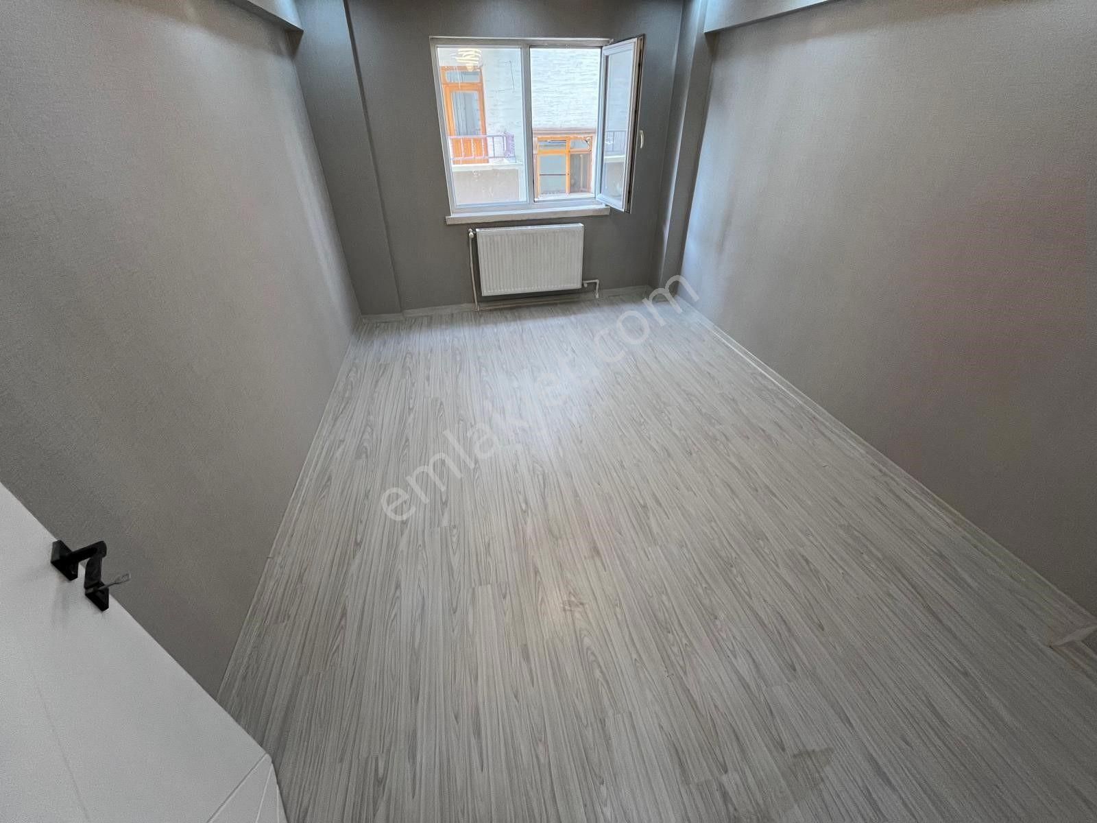 Plevne Mah Şık Tasarım Modern Yapı Geniş M2 Ara Kat 3+1 Daire - Görsel 23