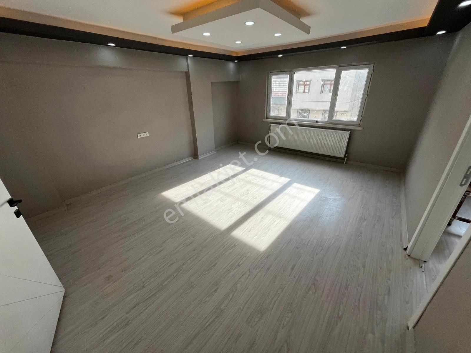 Plevne Mah Şık Tasarım Modern Yapı Geniş M2 Ara Kat 3+1 Daire - Görsel 12