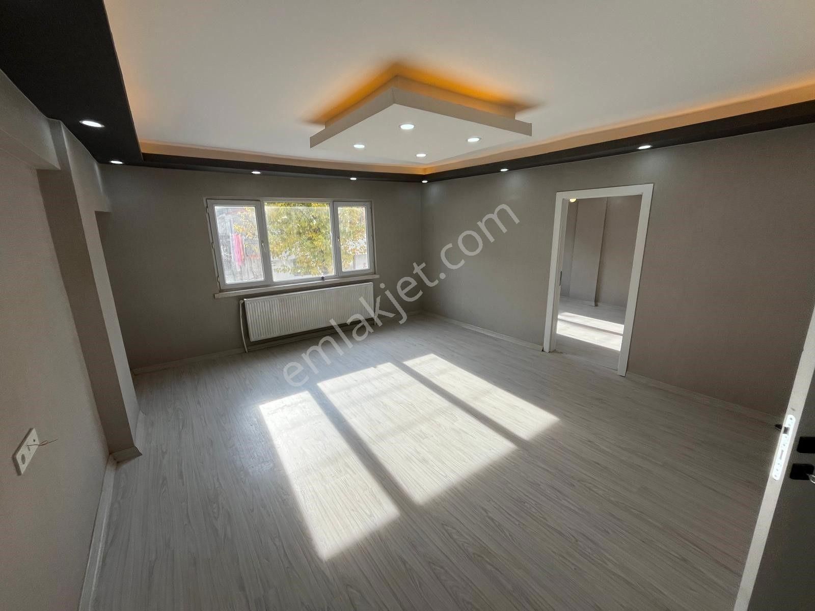 Plevne Mah Şık Tasarım Modern Yapı Geniş M2 Ara Kat 3+1 Daire - Görsel 9