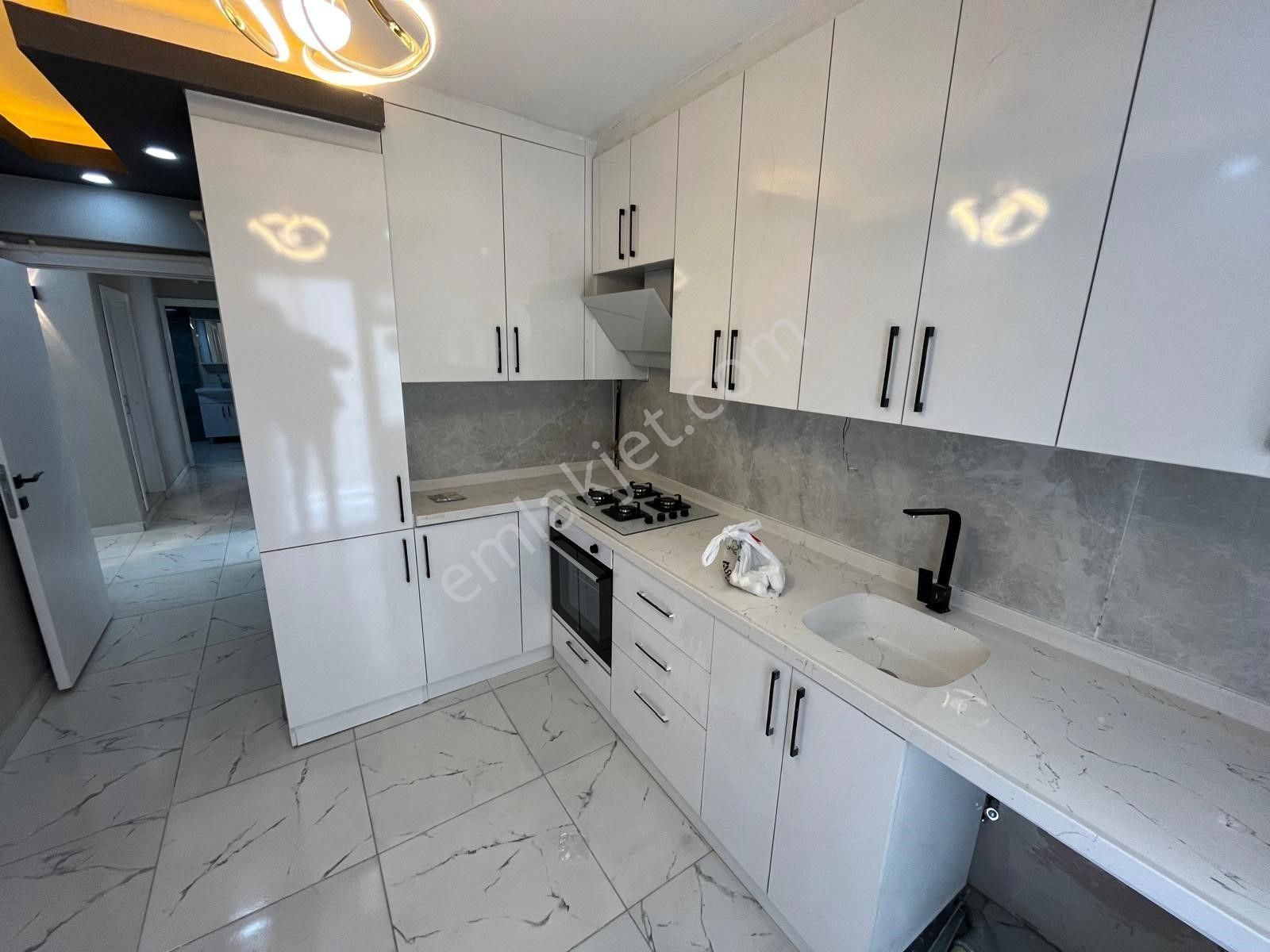 Plevne Mah Şık Tasarım Modern Yapı Geniş M2 Ara Kat 3+1 Daire - Görsel 4