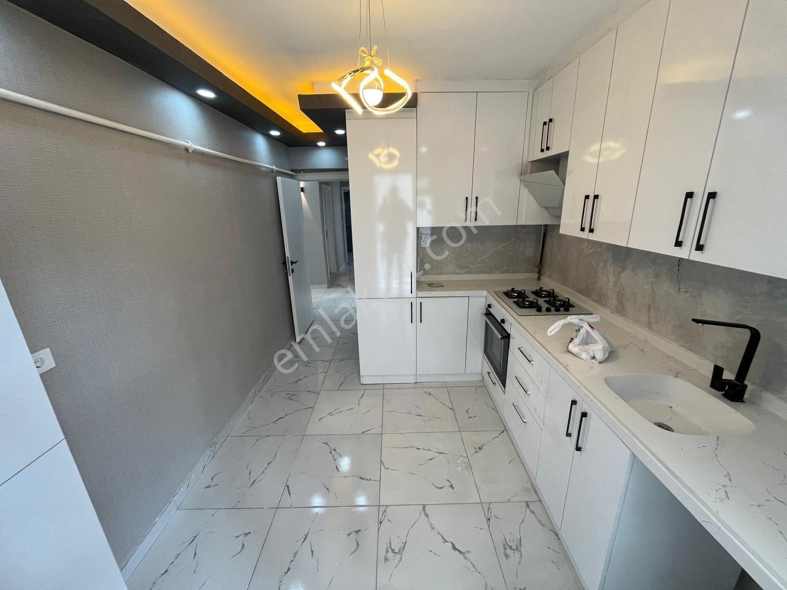 Plevne Mah Şık Tasarım Modern Yapı Geniş M2 Ara Kat 3+1 Daire - Görsel 2