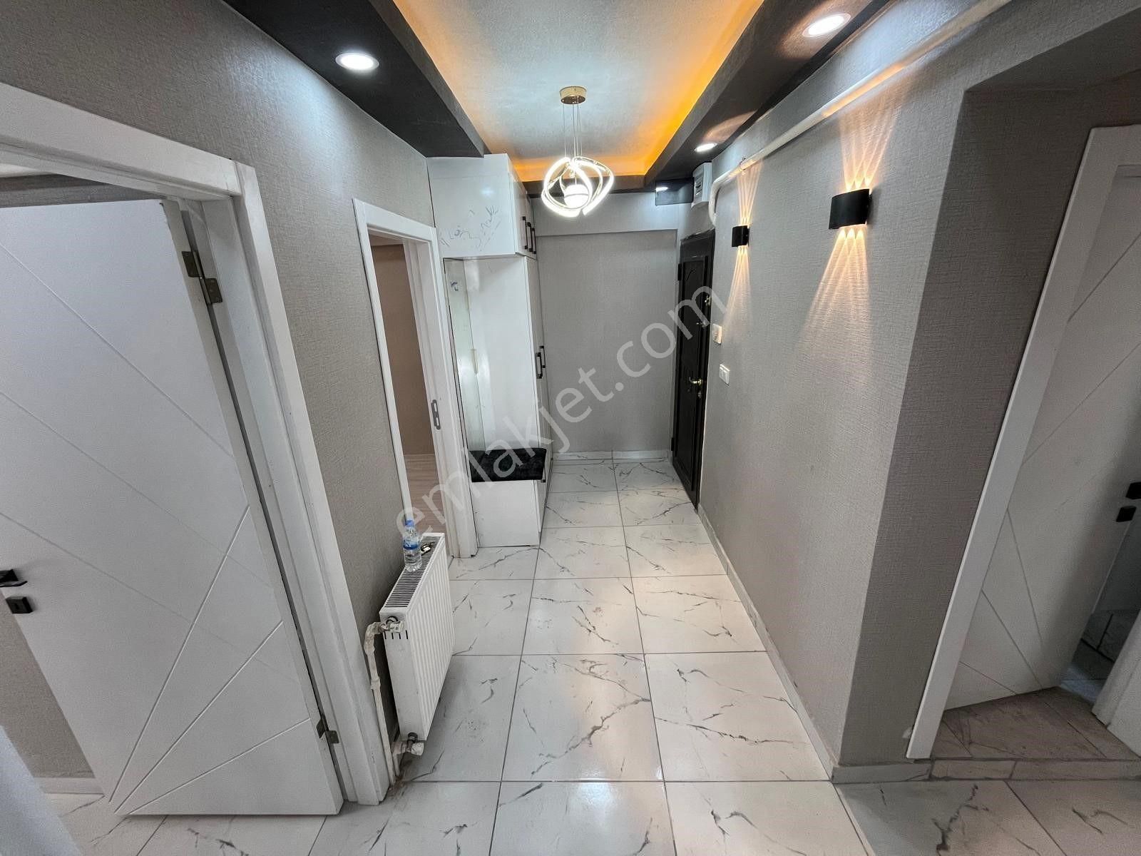 Plevne Mah Şık Tasarım Modern Yapı Geniş M2 Ara Kat 3+1 Daire - Görsel 28