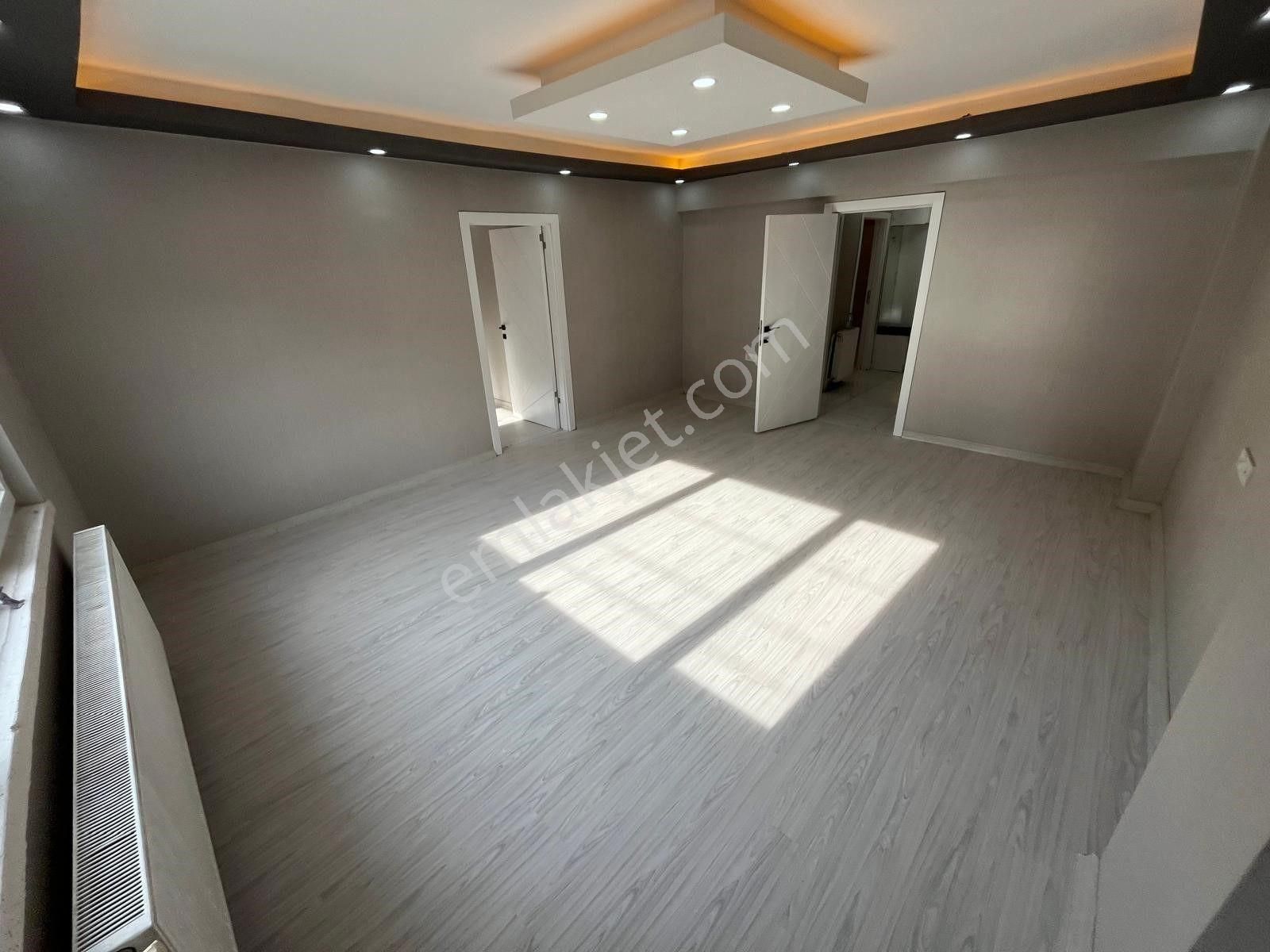 Plevne Mah Şık Tasarım Modern Yapı Geniş M2 Ara Kat 3+1 Daire - Görsel 8