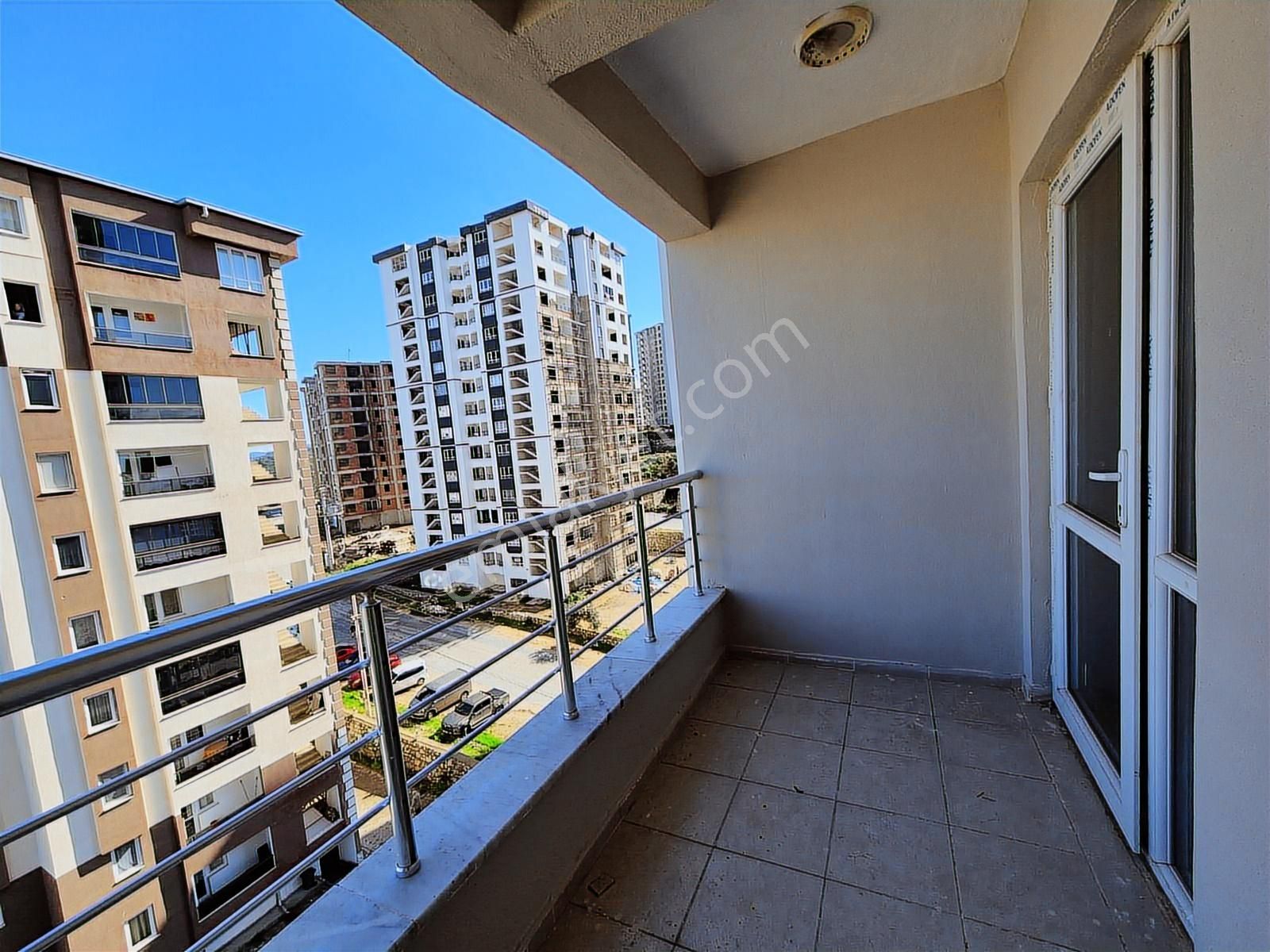 Kuşadası Değirmendere Basın Sitesi'nde Masrafsız Kiralık Daire - Görsel 14