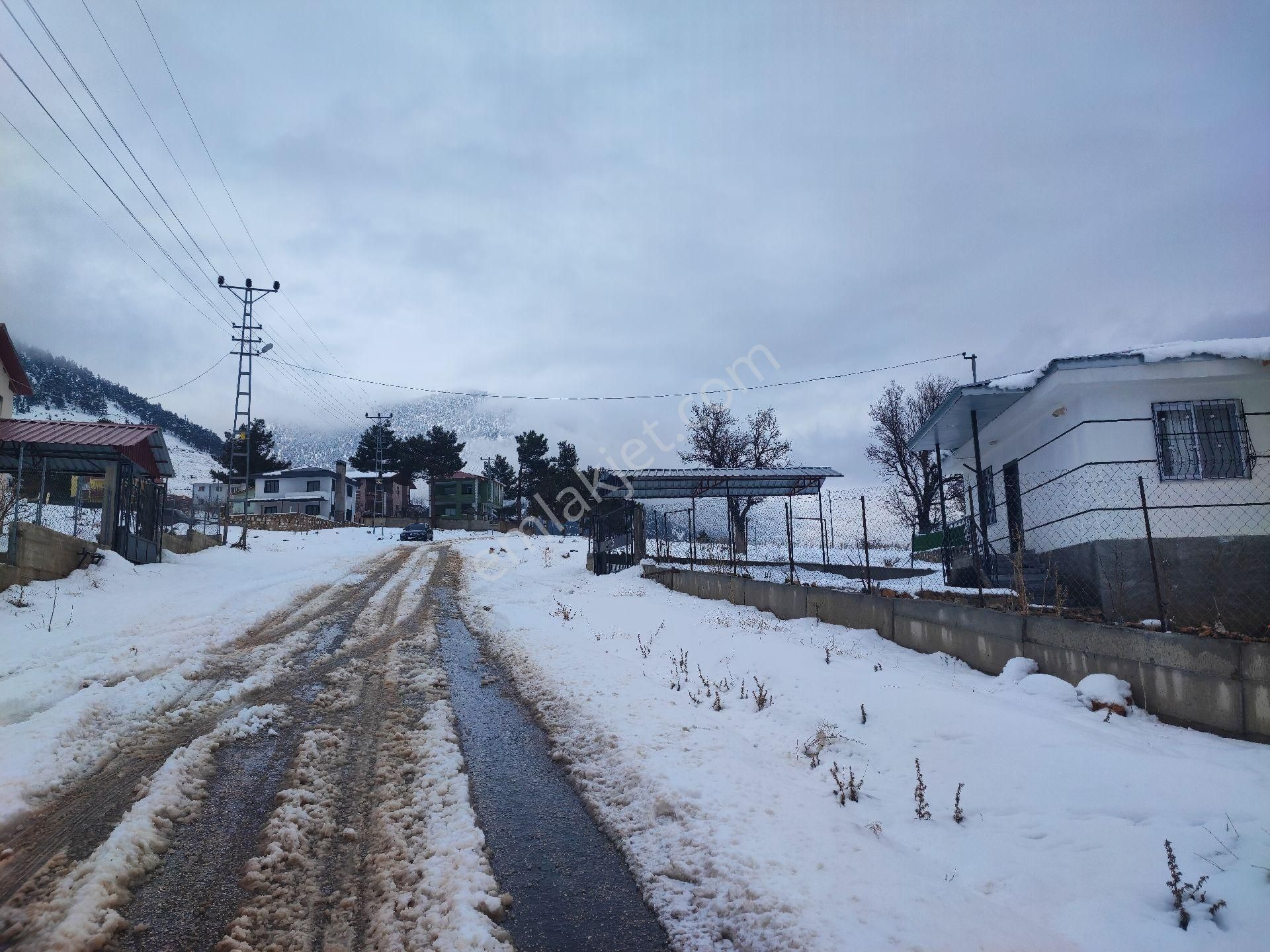 Pozantı Kar Emlak Tan Yeni Konacık Bozkırlı Mevkiinde Yaylalık 400 M2 Satılık Arsa - Görsel 4