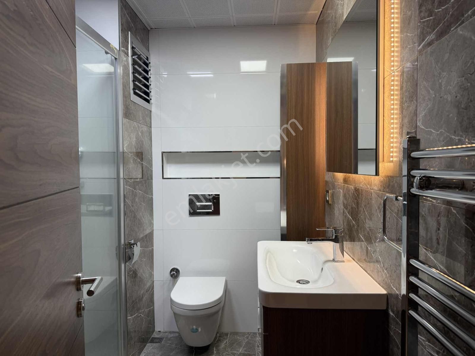 Bölgenin En Prestijli Sitesi Gültekin Pera'da A Plus 3+1 Kiralık - Görsel 3