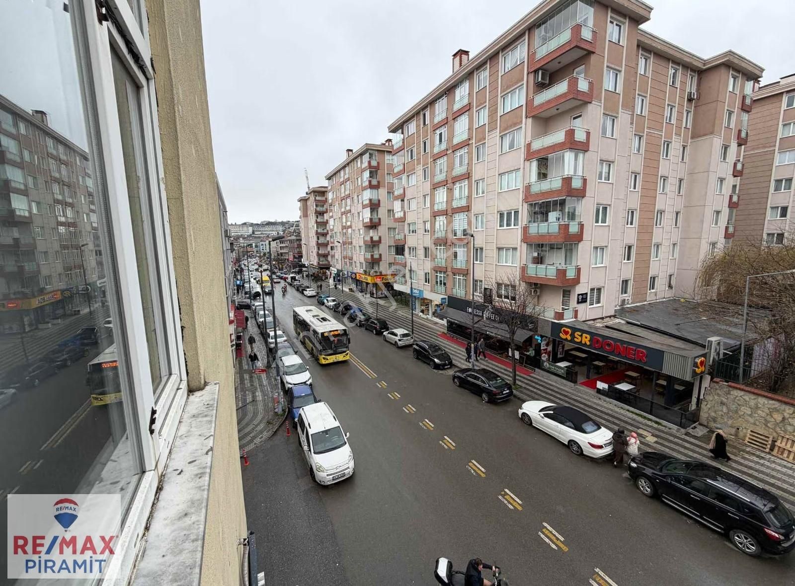 Bulgurlu Caddesinde 7 Odalı Metroya Yakın Ofis Katı - Görsel 11