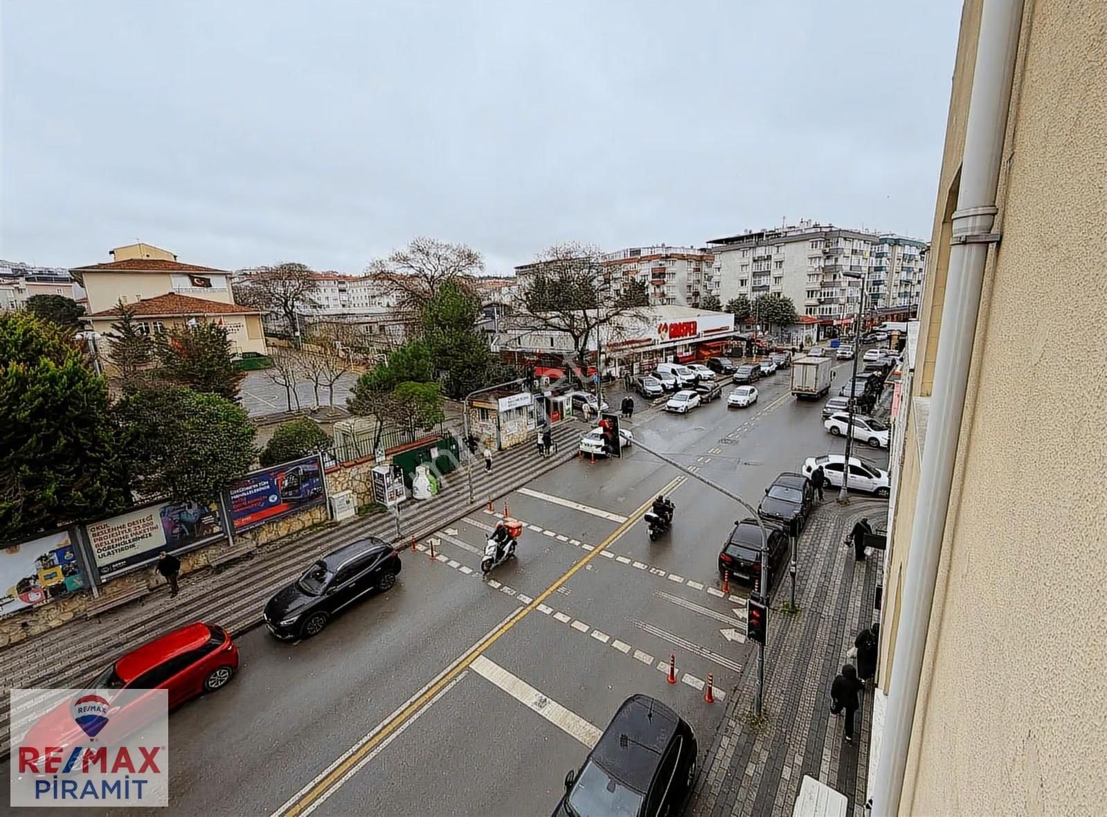 Bulgurlu Caddesinde 7 Odalı Metroya Yakın Ofis Katı - Görsel 4