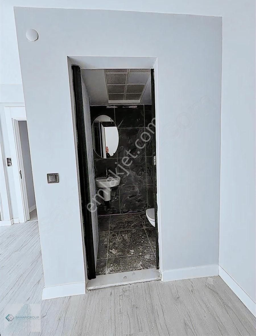 Şehirhastanesi Tramvay Durağına 5 Dakika Mesafede 4+1 - Görsel 3