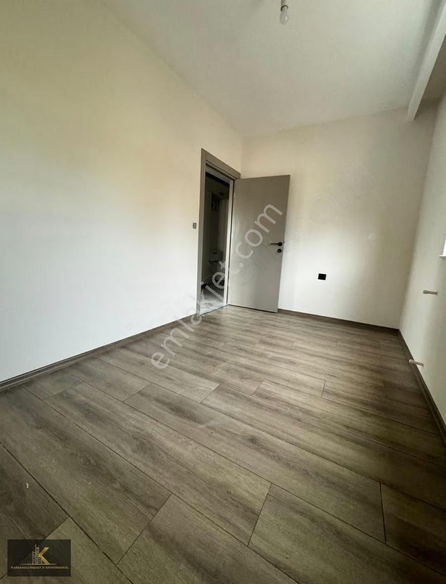 Bahçeyakada Merkezi Konumda 2+1 Satılık Daire - Görsel 10