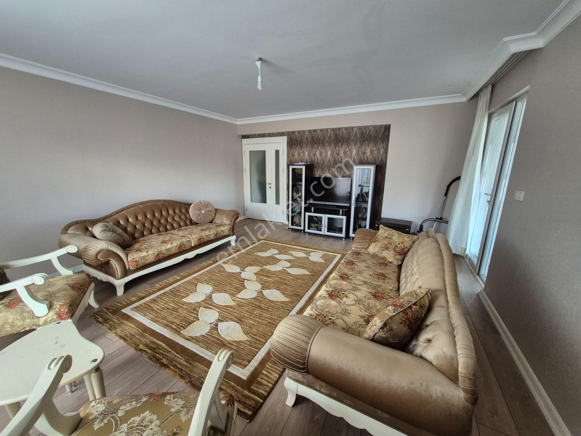 Cadde Üzerinde 150 M2 Ebeveyn Banyolu Ve Giyinme Odalı Daire - Görsel 6