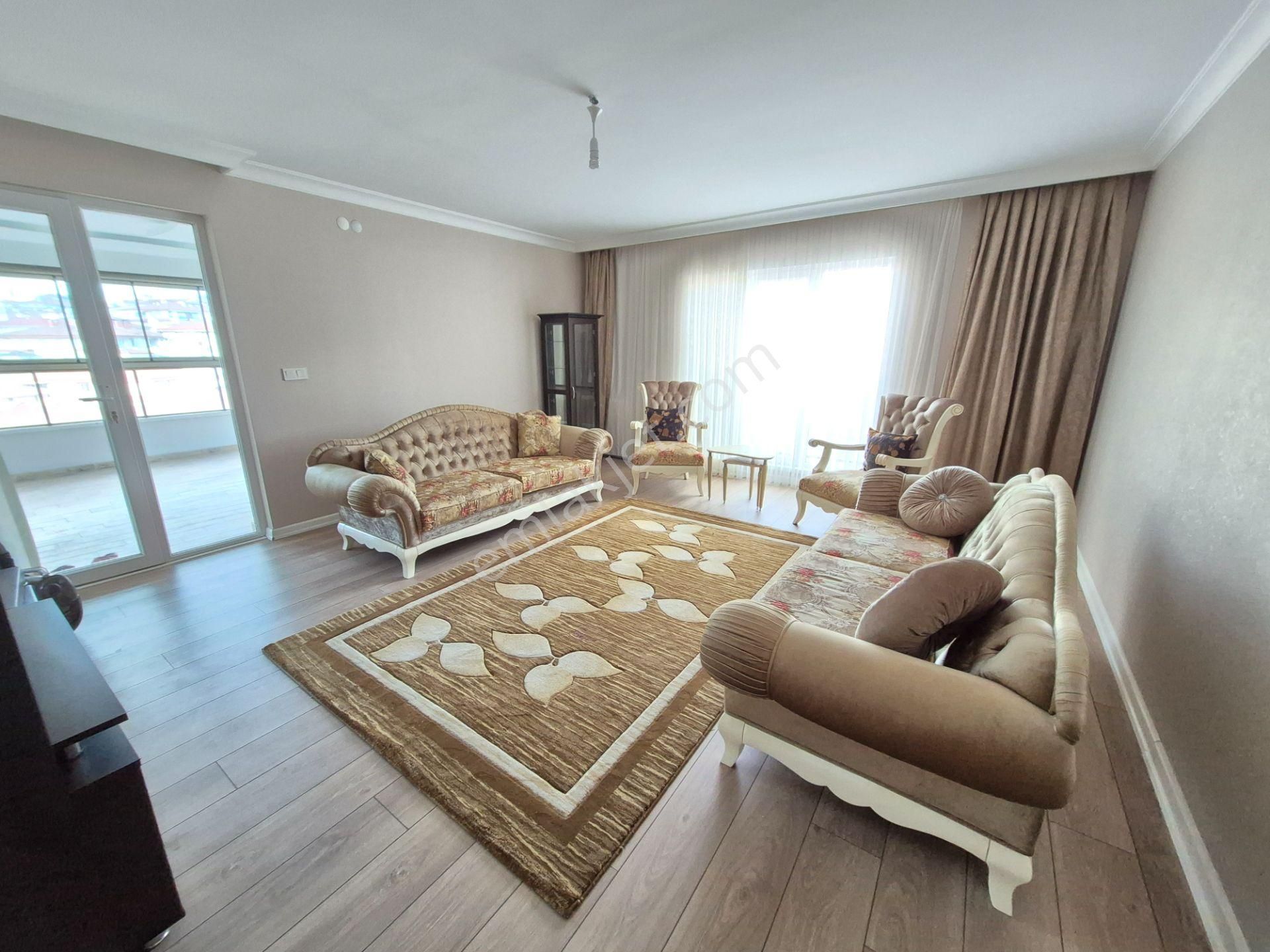 Cadde Üzerinde 150 M2 Ebeveyn Banyolu Ve Giyinme Odalı Daire - Görsel 5