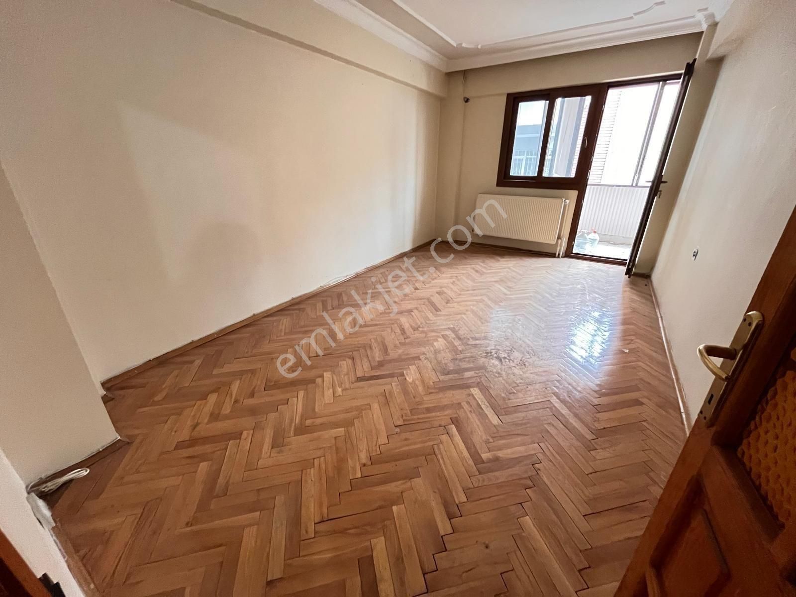 İnönü Cad. Ve Metro Durakları Yakını 3+1 Arakat Çift Cephe Doğalgazlı Çift Balkon - Görsel 26