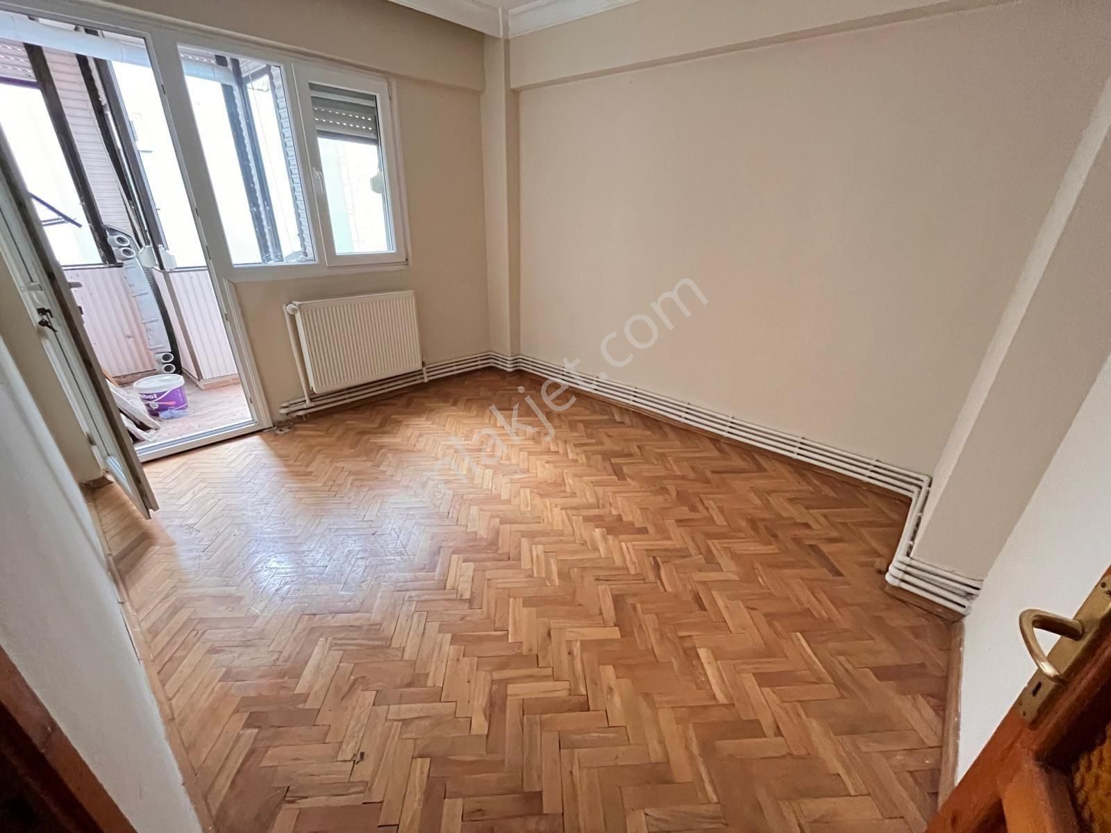 İnönü Cad. Ve Metro Durakları Yakını 3+1 Arakat Çift Cephe Doğalgazlı Çift Balkon - Görsel 7