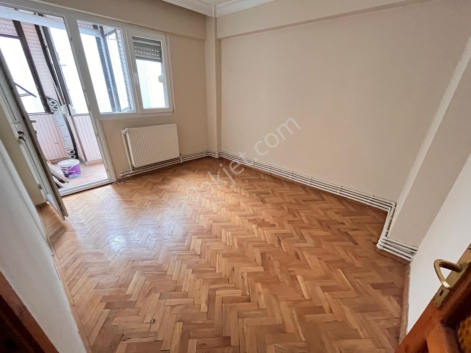 İnönü Cad. Ve Metro Durakları Yakını 3+1 Arakat Çift Cephe Doğalgazlı Çift Balkon - Görsel 8