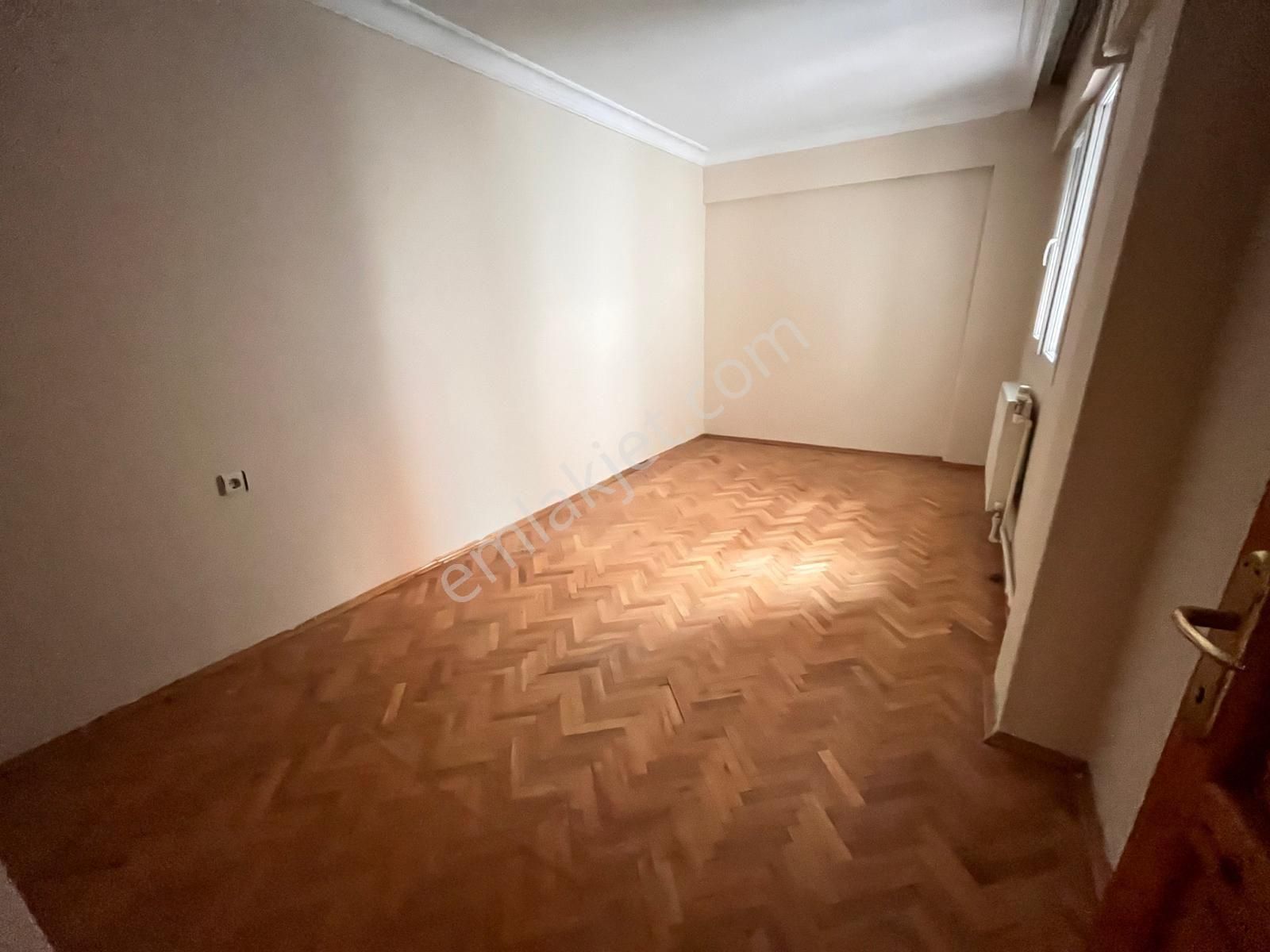 İnönü Cad. Ve Metro Durakları Yakını 3+1 Arakat Çift Cephe Doğalgazlı Çift Balkon - Görsel 3