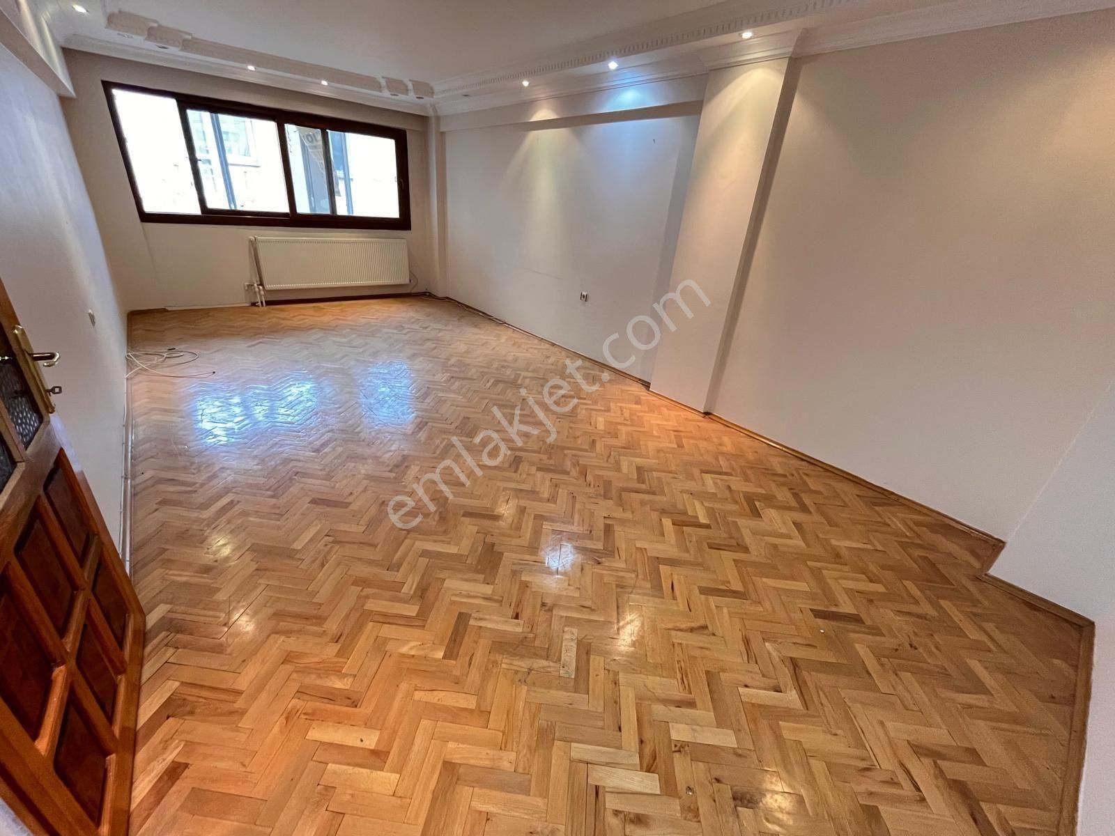 İnönü Cad. Ve Metro Durakları Yakını 3+1 Arakat Çift Cephe Doğalgazlı Çift Balkon - Görsel 5