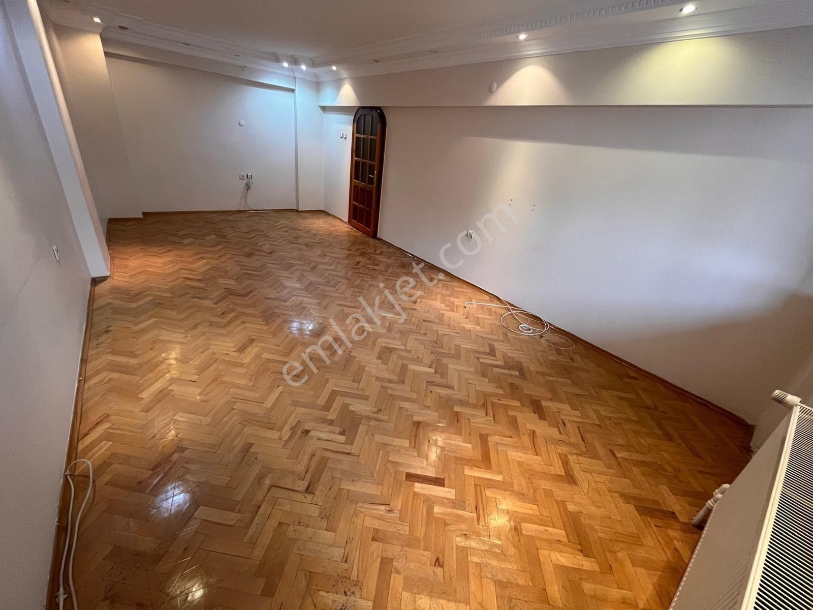 İnönü Cad. Ve Metro Durakları Yakını 3+1 Arakat Çift Cephe Doğalgazlı Çift Balkon - Görsel 2