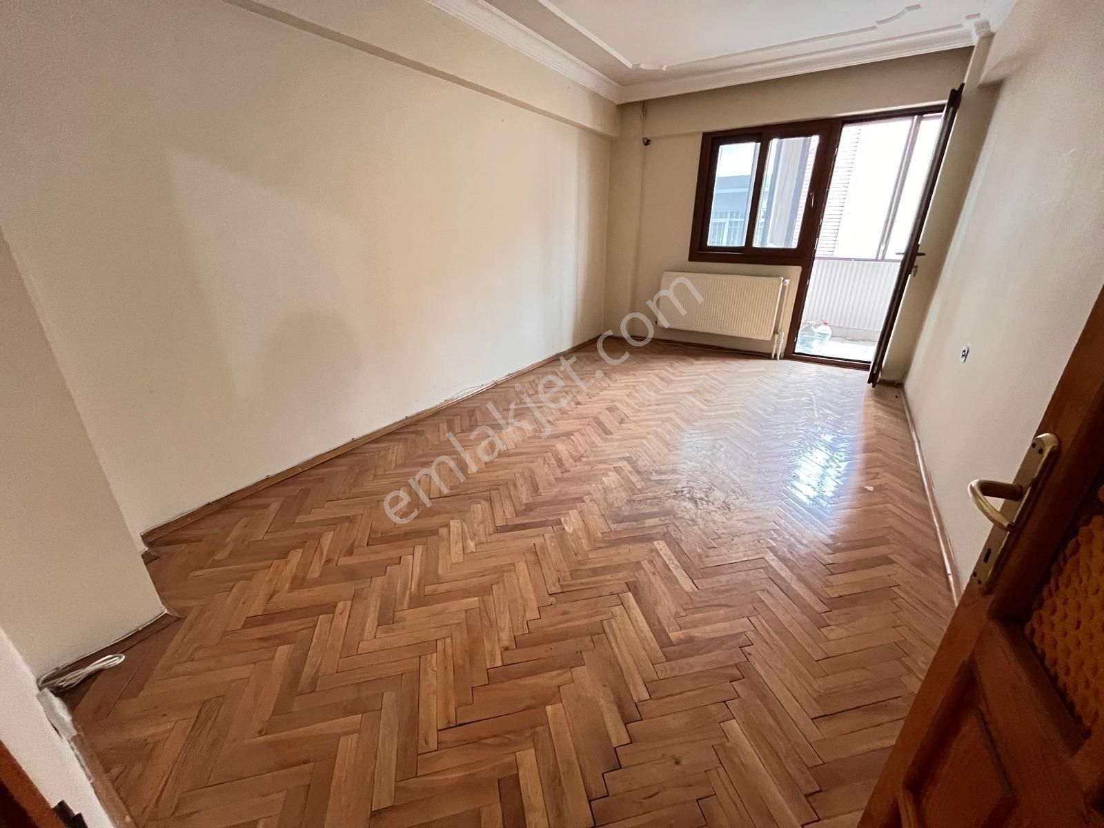 İnönü Cad. Ve Metro Durakları Yakını 3+1 Arakat Çift Cephe Doğalgazlı Çift Balkon - Görsel 19