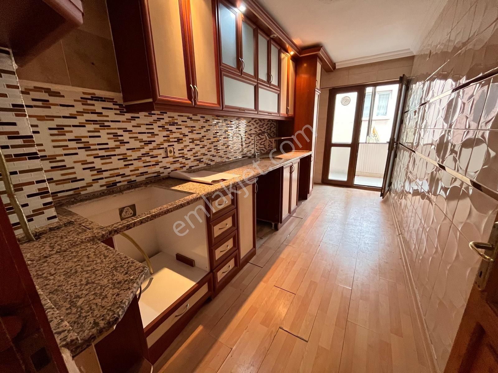 İnönü Cad. Ve Metro Durakları Yakını 3+1 Arakat Çift Cephe Doğalgazlı Çift Balkon - Görsel 18