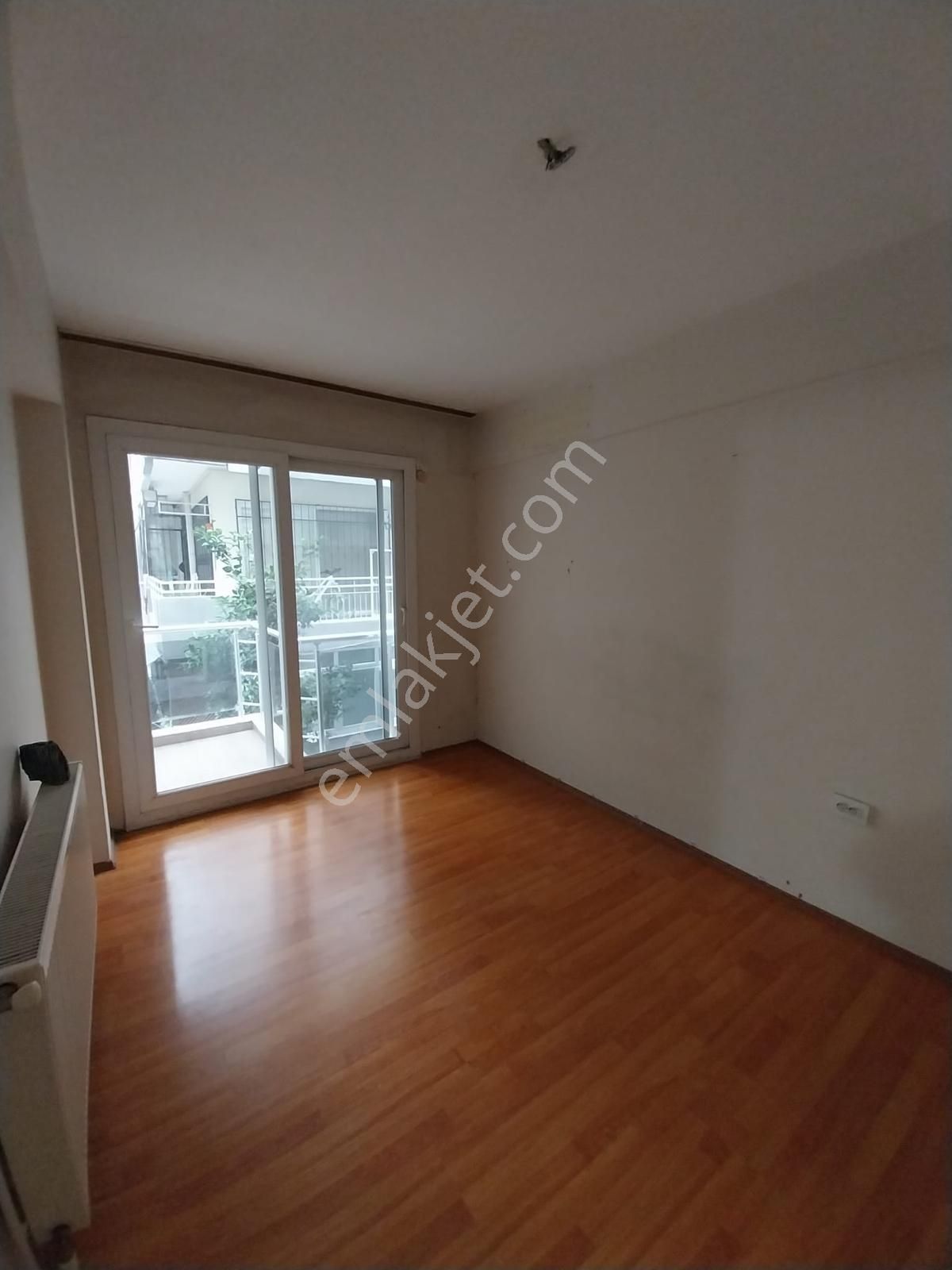 Bahçelievler'de İyi Konumda, Geniş, Ferah Satılık 3+1 - Görsel 23