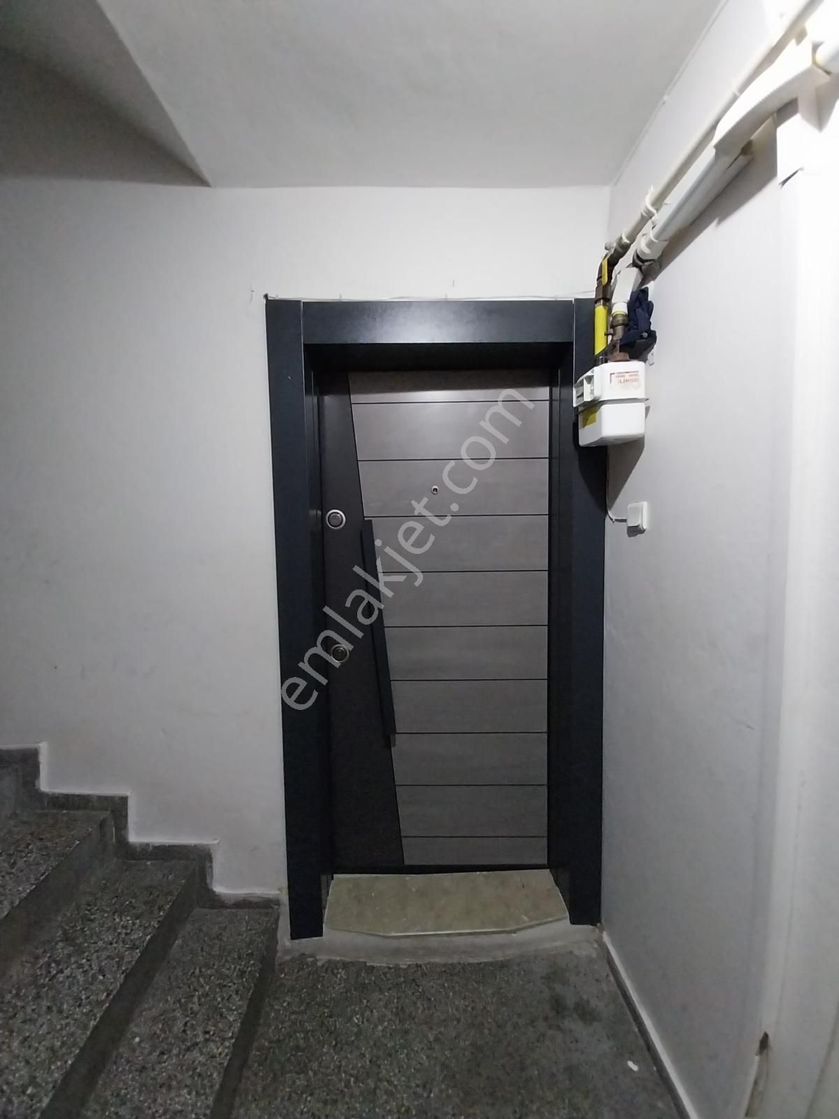 Bahçelievler'de İyi Konumda, Geniş, Ferah Satılık 3+1 - Görsel 5