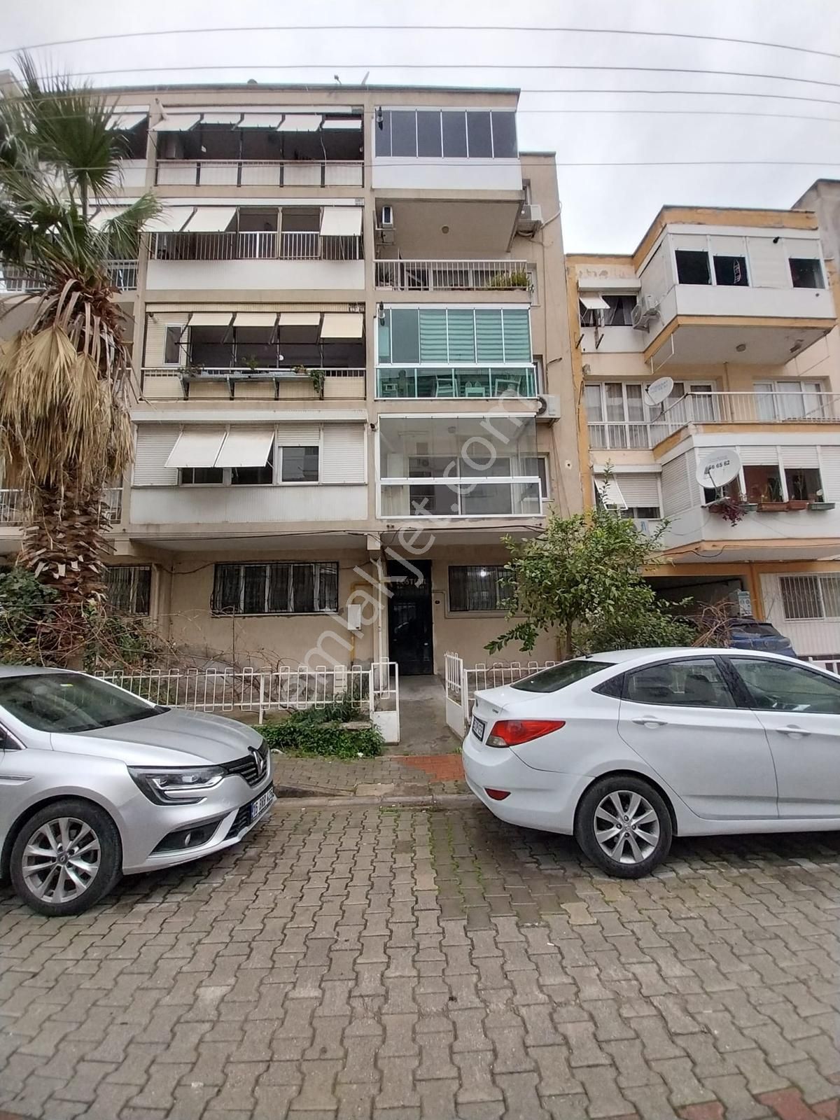 Bahçelievler'de İyi Konumda, Geniş, Ferah Satılık 3+1