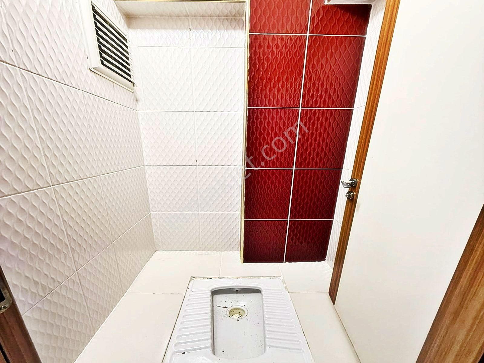 Esenyurt Mehmet Akif Ersoy Mahallesinde Geniş Metrekare Metrobüse Yakın Arakat 2+1 Daire - Görsel 21