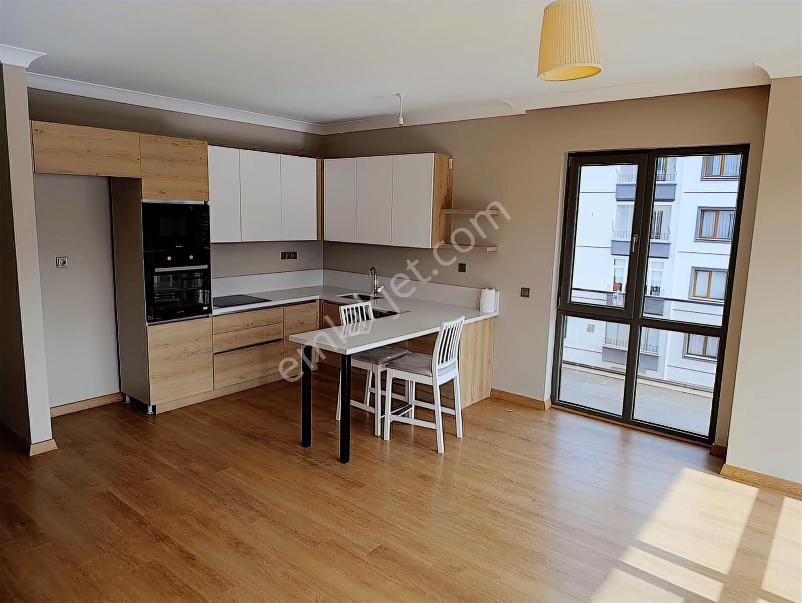 Çukurambar Farilya Cadde'de Güney/doğu,ankastreli,yeniboyalı 2+1 - Görsel 2