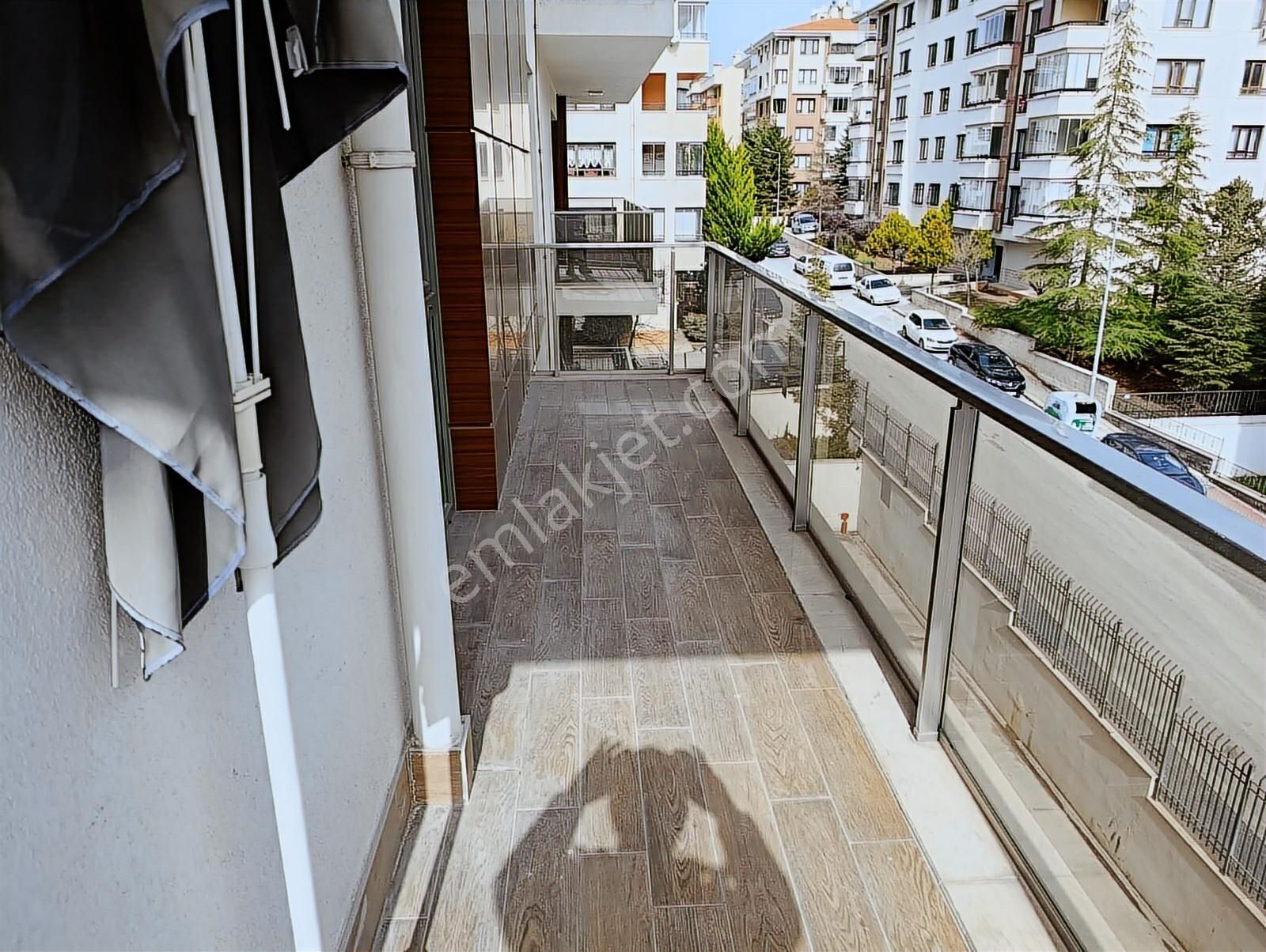 Çukurambar Farilya Cadde'de Güney/doğu,ankastreli,yeniboyalı 2+1 - Görsel 23