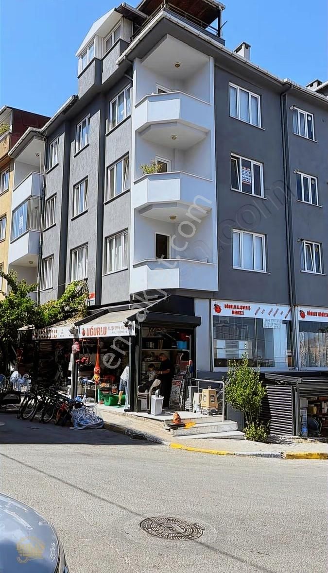 Pendik Gözdağında 3+1 Satılık İskanlı Ara Kat Daire - Görsel 8