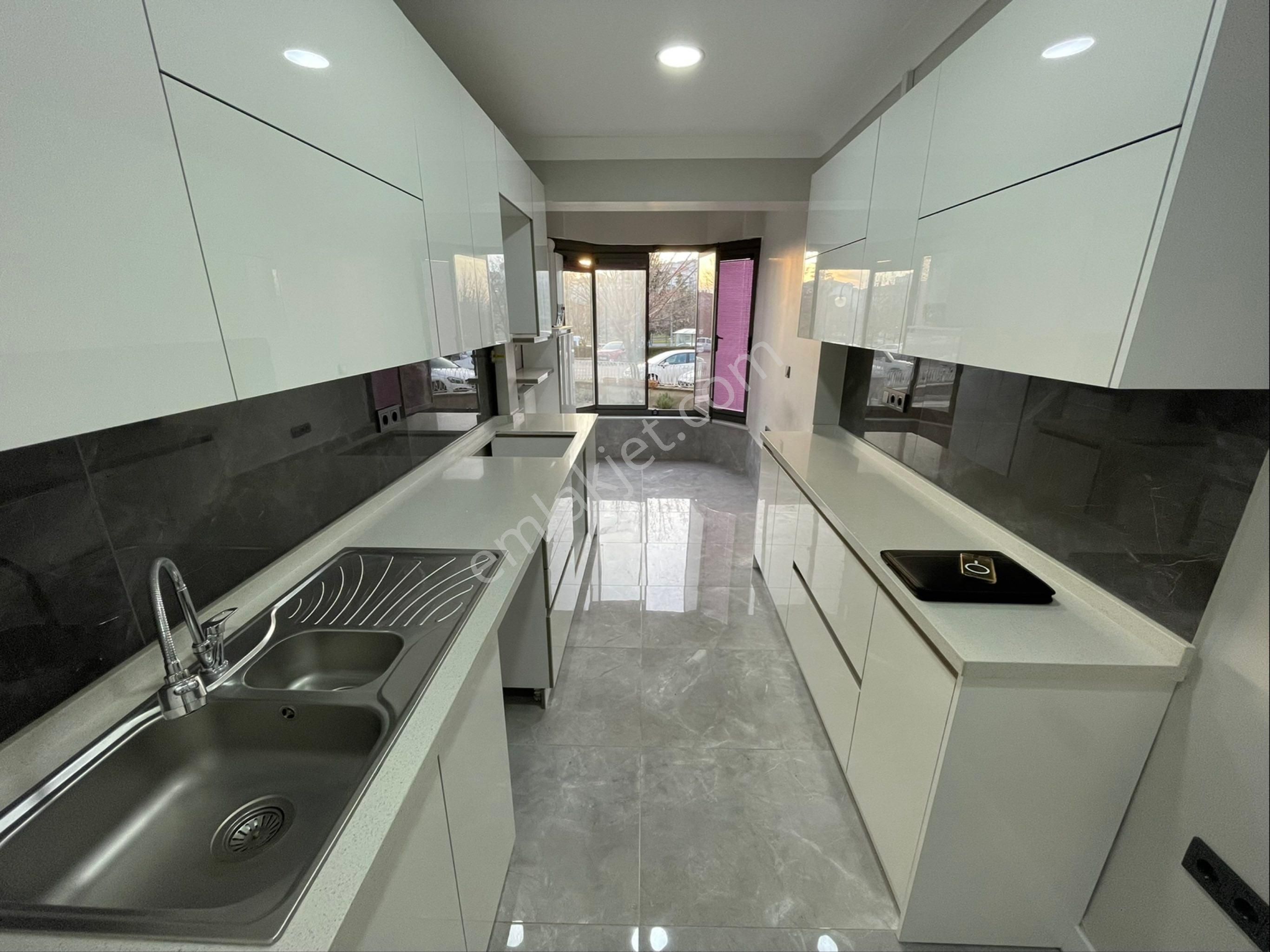 Rekreasyon Alanı Ve Metro Yakını Full Yapılı 3+1 Satılık Daire - Görsel 24