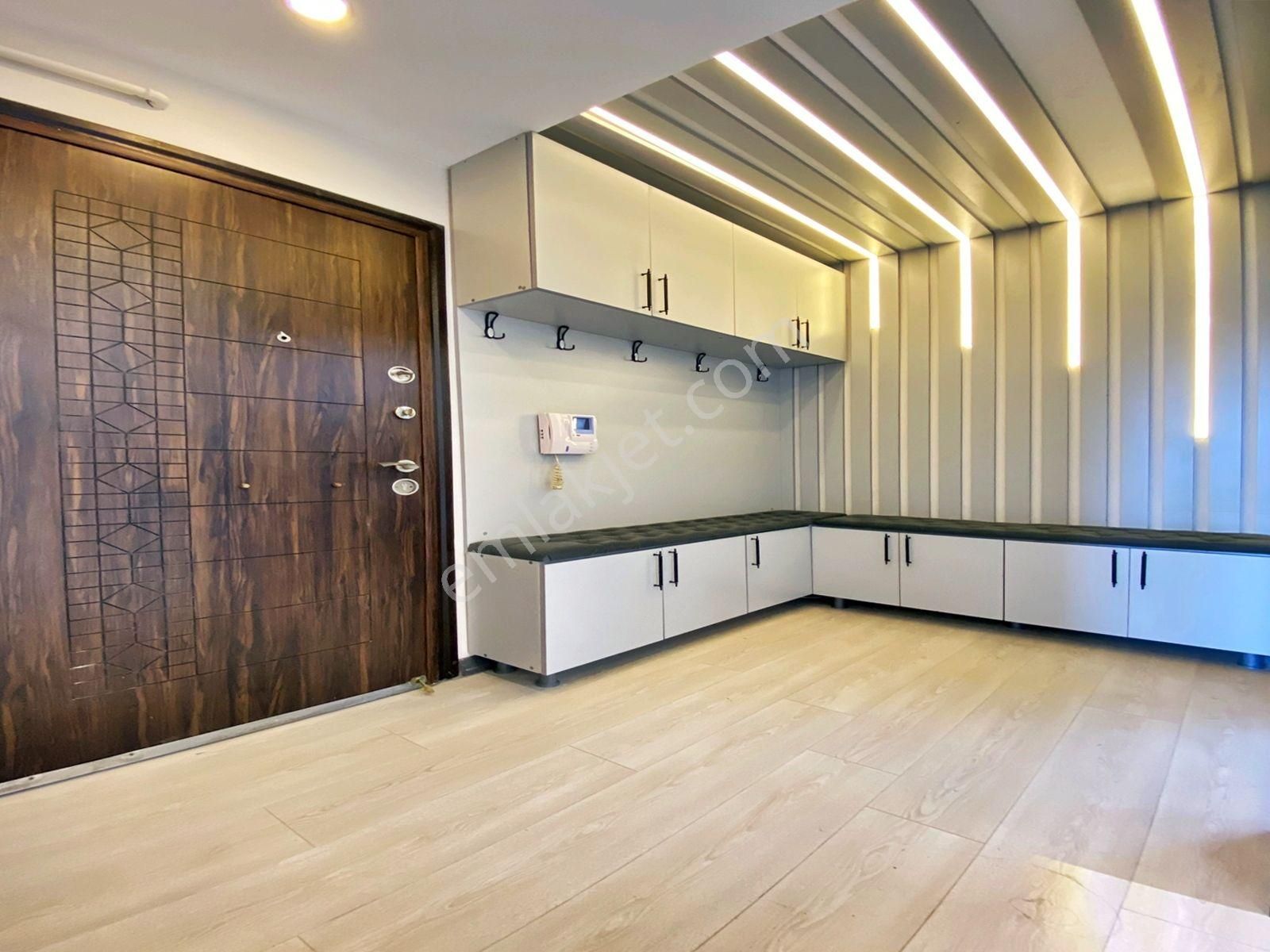 Esenyurt Üçevler Mahallesinde Minimal Dekorlu Geniş Arakat 2+1 Daire - Görsel 18