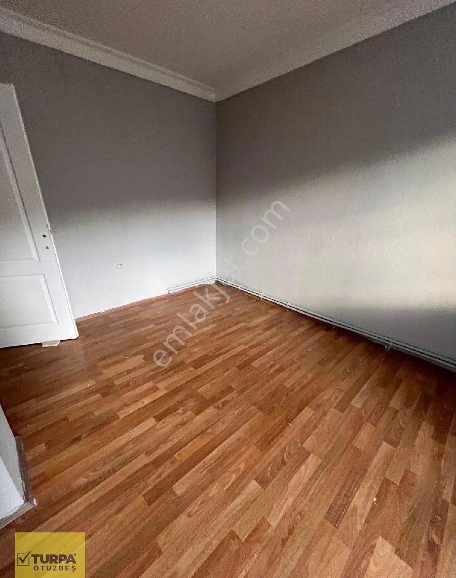 Turpa Otuzbeş'ten Bahar Mahallesinde Genç Binada 2+1 Kiralık - Görsel 9